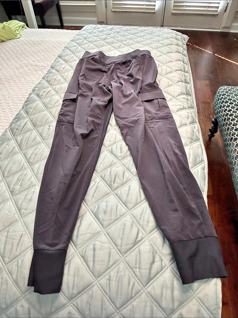 Athleta Cargo Jogger Pants in Purple Size 2 Like New